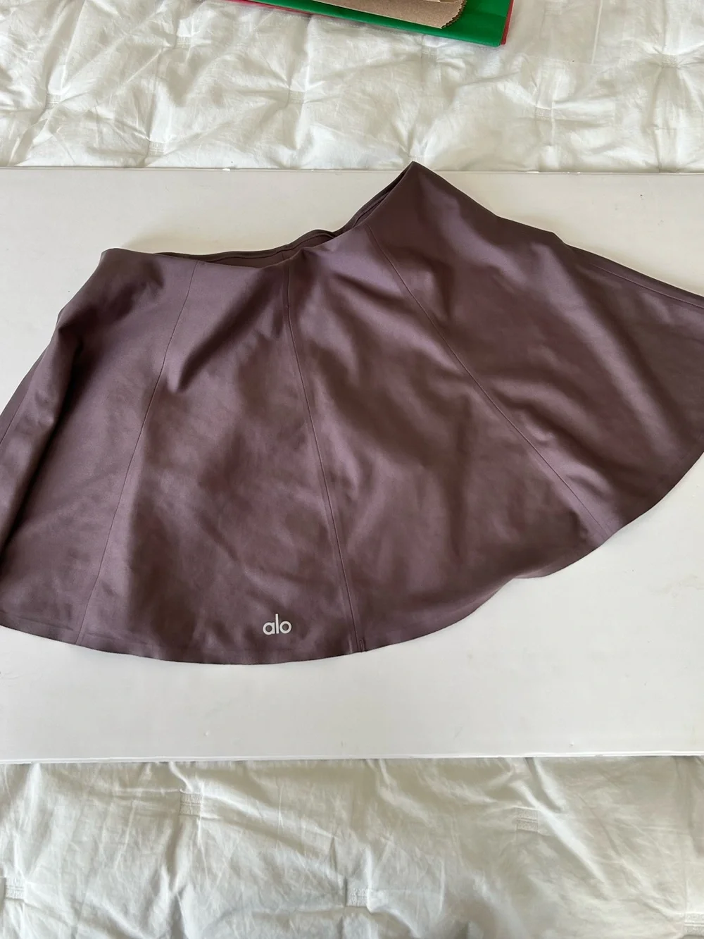 ALO Yoga Airlift Down the Line Tennis Skirt in Raisinette